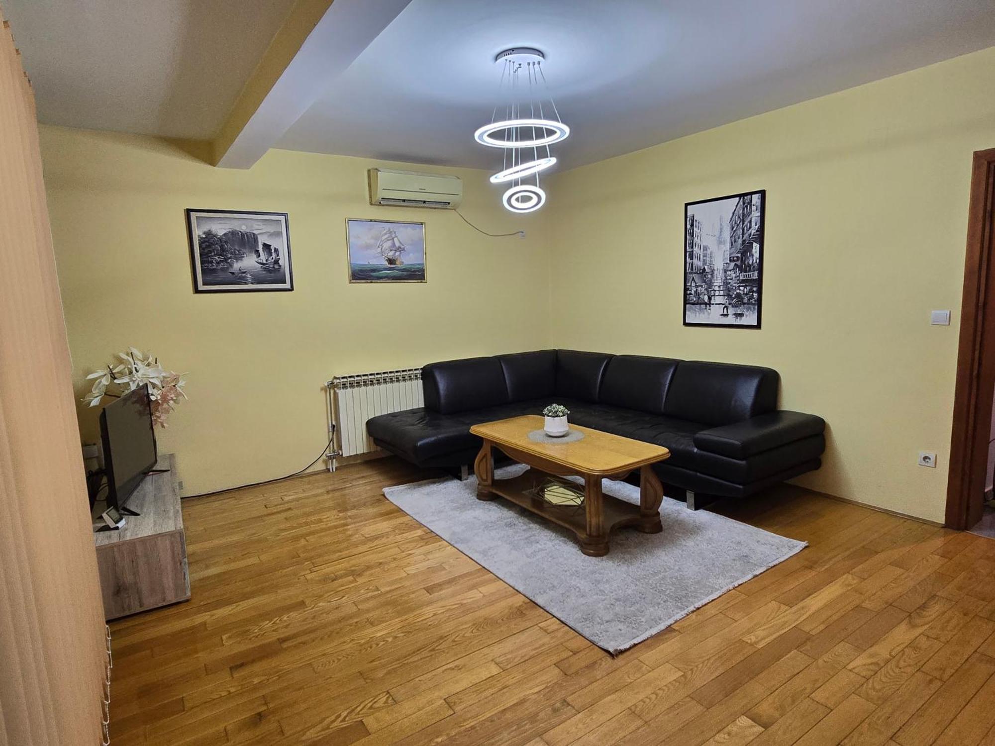 Family Apartment-Dilorena บาร์ ภายนอก รูปภาพ
