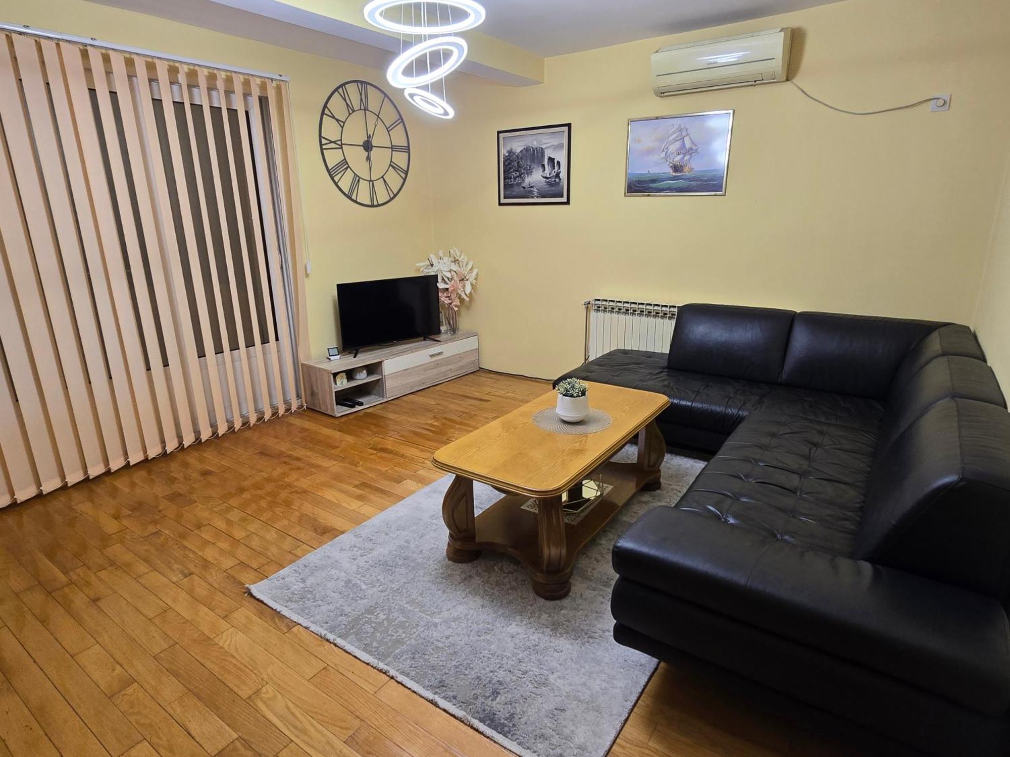 Family Apartment-Dilorena บาร์ ภายนอก รูปภาพ